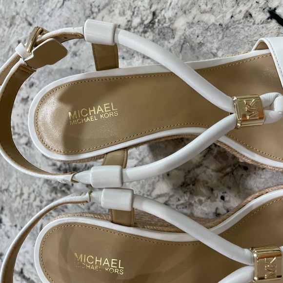 BRAND NEW-IN BOX Michael Kors Annie wedges in Optic White- size 8 - Picture 7 of 9